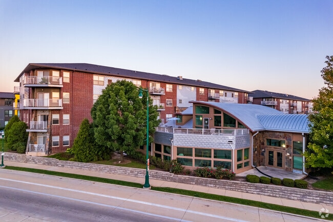 Six Points Apts, West Allis, WI 53214 - photo 2