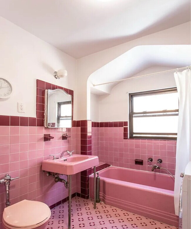 6507 Exeter St, Queens, NY 11375 - photo 6