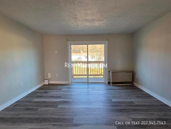 8 Hillside Ln unit 5, Lewiston, ME 04240 - photo 3