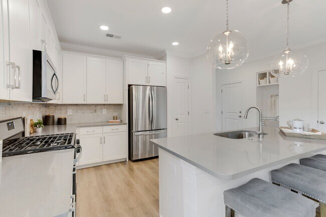 399 Wappoo Trace Ln unit 36498345, Summerville, SC 29486 - photo 6