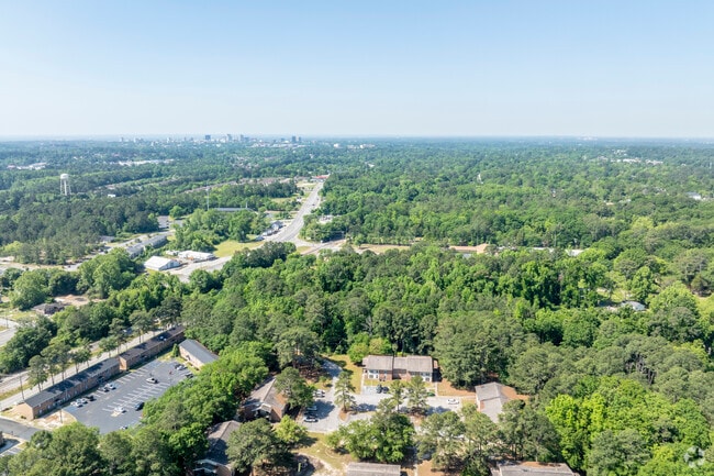 Greenview is minutes from I-20 to the north, and Columbia to the south.