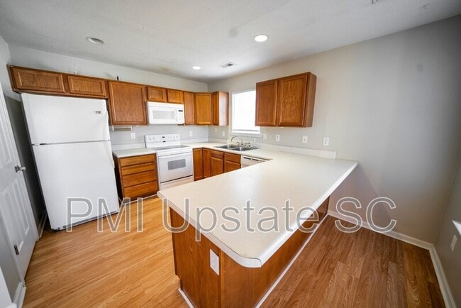 335 Monti Dr, Anderson, SC 29625 - photo 2