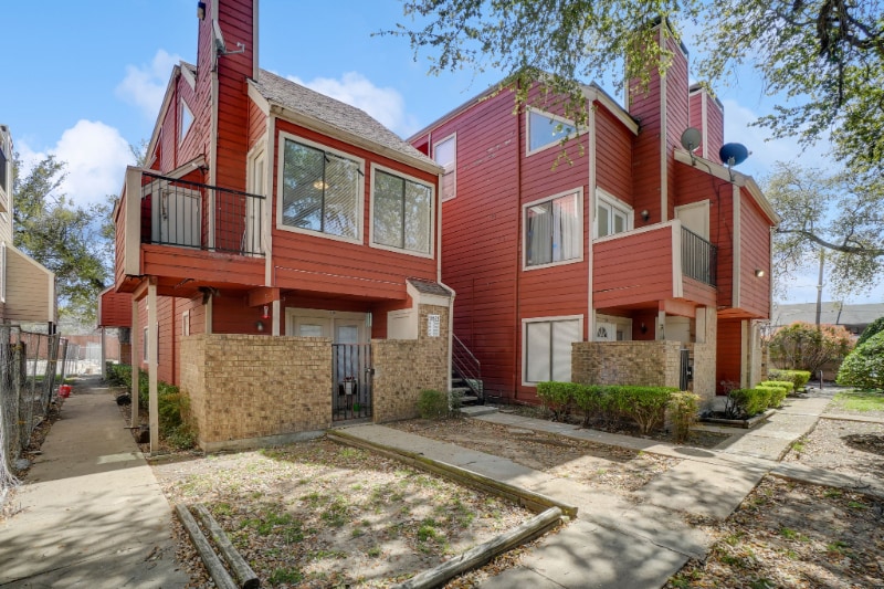 9821 Walnut St unit K204, Dallas, TX 75243 - photo 1