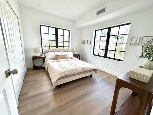 1619 Jefferson Ave unit 27, Miami Beach, FL 33139 - photo 4