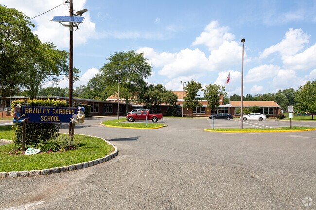 View of Bradley Gardens Elementary School from the street in Bradley Gardens.