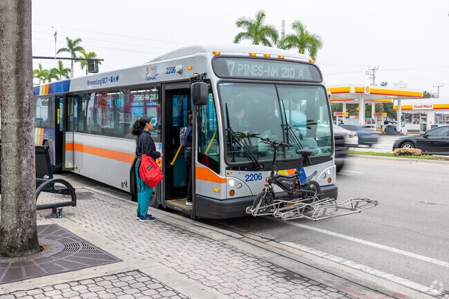 Frequent bus stops along the North Miami Beach Boulevard help locals to travel around the city.