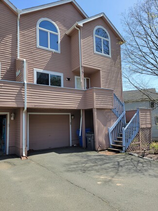 35 Jeffrey Alan Dr, Manchester, CT 06042