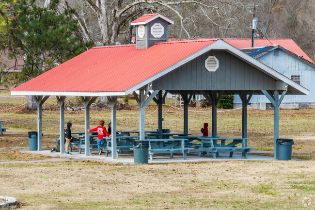 Cohutta Elementary School has a 13 to 1 student to teacher ratio.
