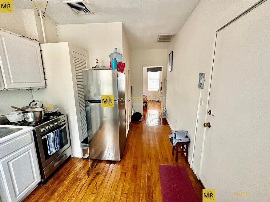 13 Charter St unit 2R, Boston, MA 02113 - photo 1