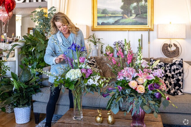 Rosemount Floral is where locals go for flowers or unique gifts in Rosemount.