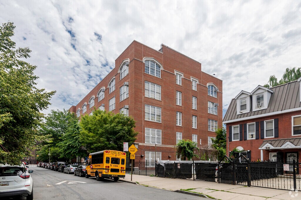 Woodstock: PS 62 is a well-run neighborhood school that sets high expectations for students.