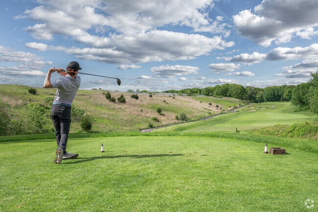 Scituate golfers tee it high and let it fly at Widow's Walk Golf Course.