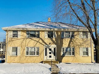 2382 S 92nd St Unit 2, West Allis, WI 53227