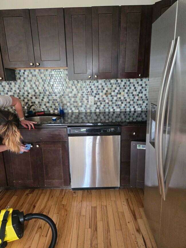 385 Palisade Ave unit 2, Yonkers, NY 10703 - photo 2