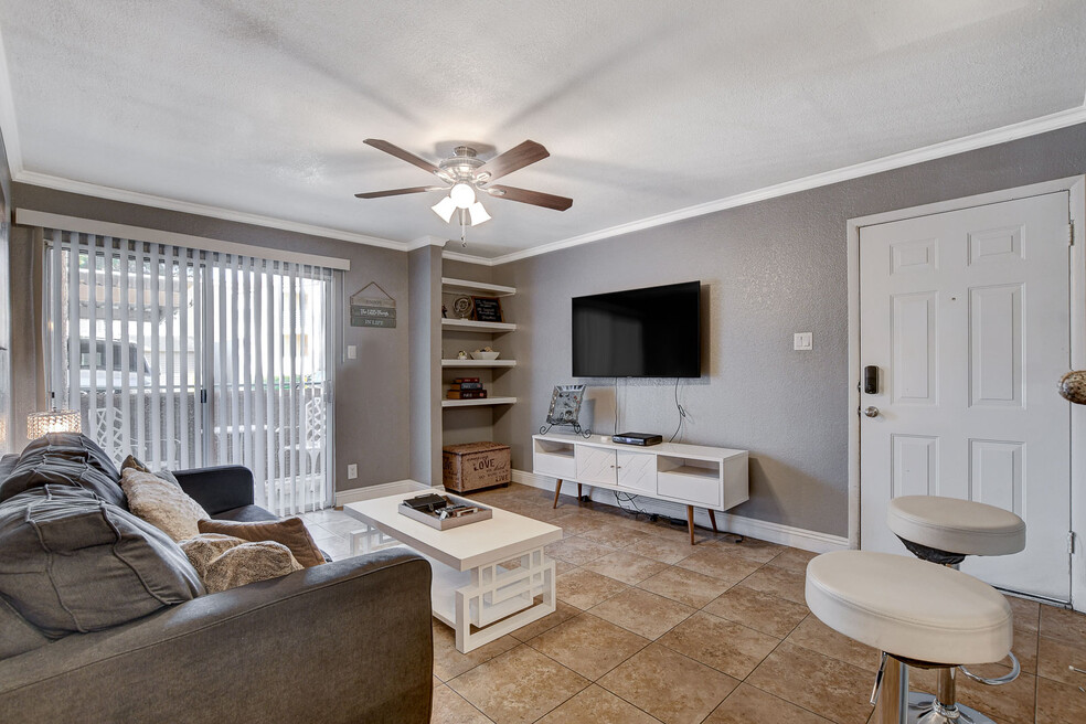 Flamingo Polo Club Condominiums