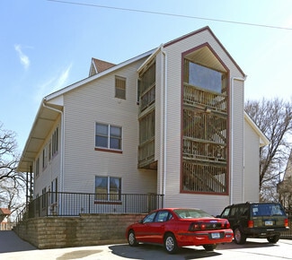 1053 Cromwell Ave, Saint Paul, MN 55114