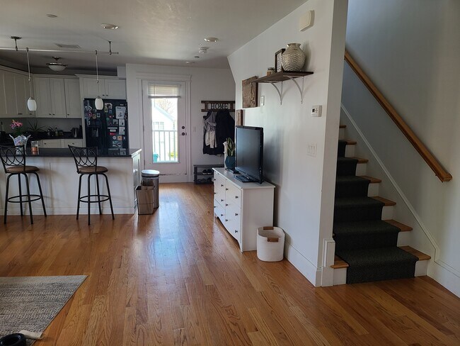 10 Fern St, Allston, MA 02134 - photo 2