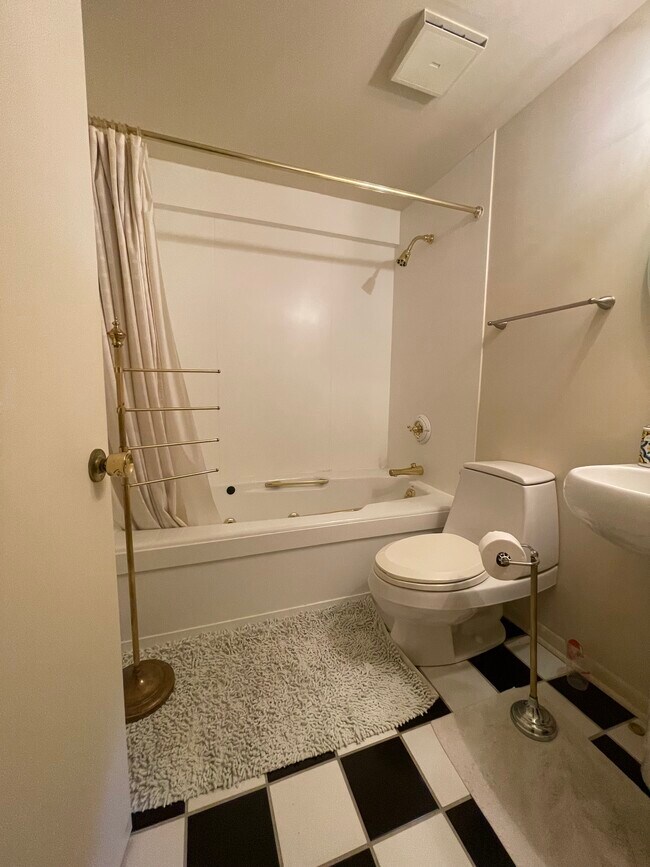 4626 Arthur Ave unit G, Brookfield, IL 60513 - photo 3