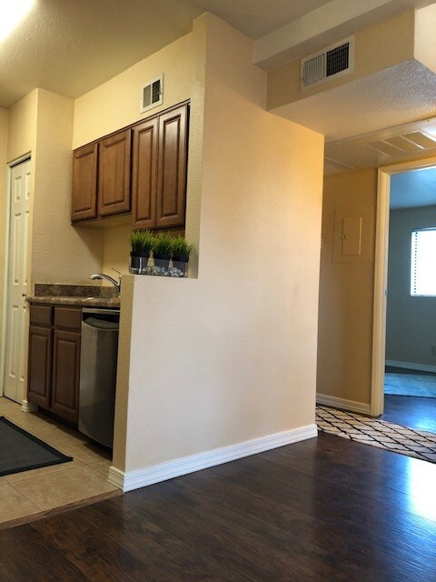 Cooper Star Condominiums unit 243, Tucson, AZ 85719 - photo 6