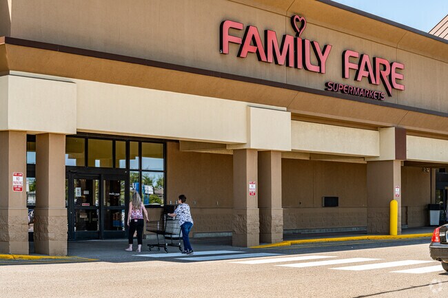 Bluemont Lakes locals rely on Family Fare Supermarkets for convenient shopping and groceries.