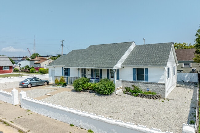 Venice Park features charming ranch-style homes with open, functional layouts.