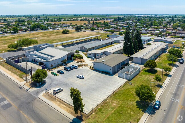 Lincoln Elementary School serves grades K-5 in Sanger.