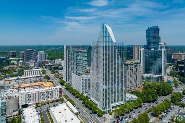Peachtree Heights is little more than a mile to the Buckhead office towers.