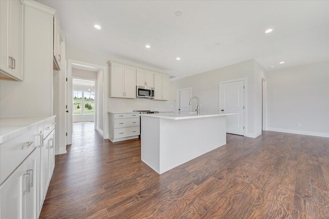 3930 Prices Fork Road St unit 37365046, Blacksburg, VA 24060 - photo 3