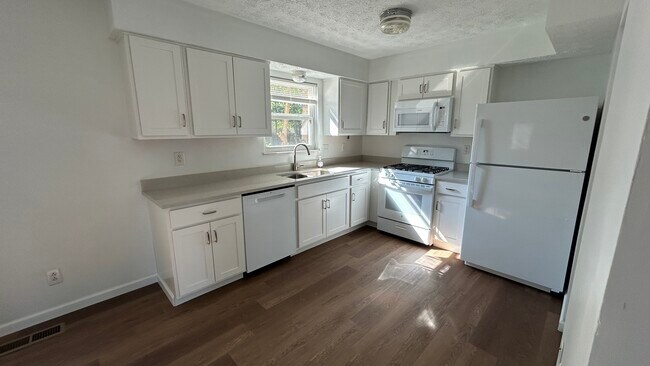 4765 Drayton Rd, Hilliard, OH 43026 - photo 5