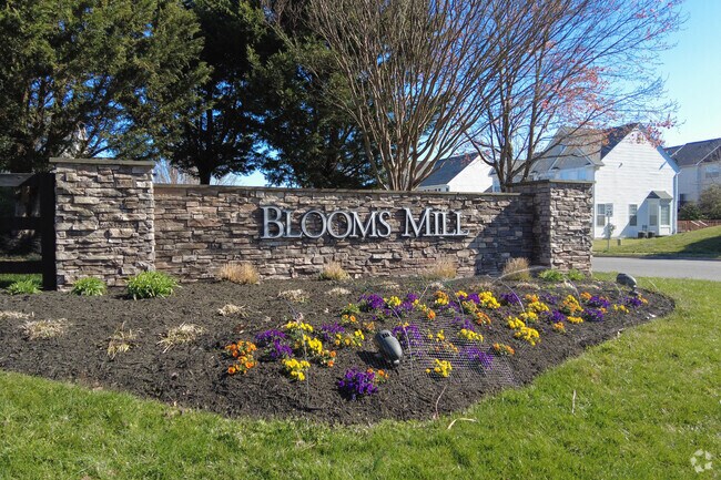 Welcome to the Blooms Mill neighborhood in Bloom Crossing, Manassas Park, VA.