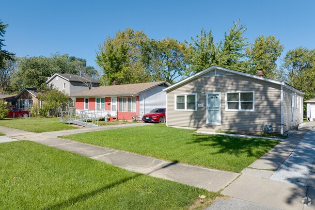 You'll find a mixed style of homes in the Ford Heights neighborhood.