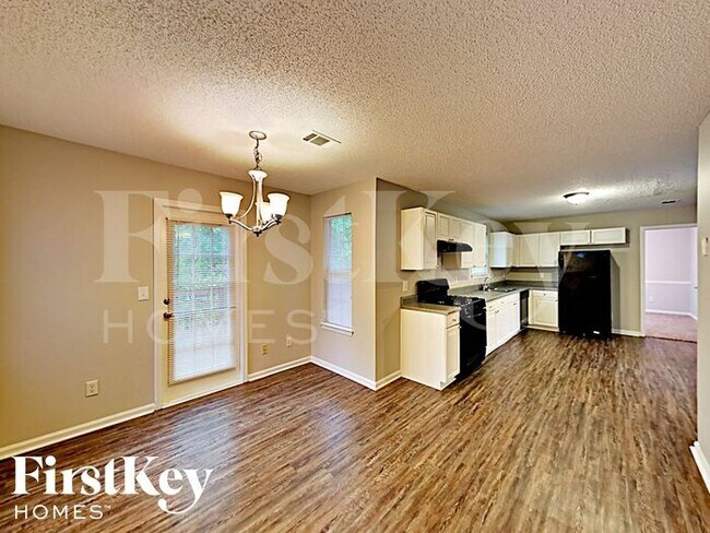 10697 Tara Village Way, Jonesboro, GA 30238 - photo 4