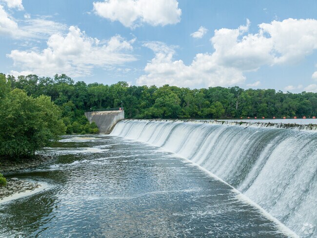 Griggs Dam is a part of the Griggs Reservoir Park in the Scioto Trace neighborhood.