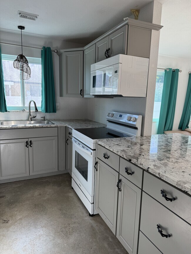 11297 Summerwinds Ct, Fort Myers, FL 33908 - photo 2