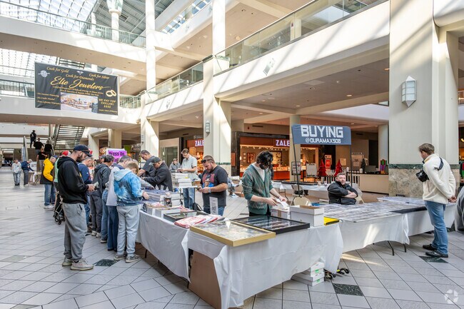 Enjoy fun and engaging events at Emerald Square Mall in North Attleboro, Massachusetts.