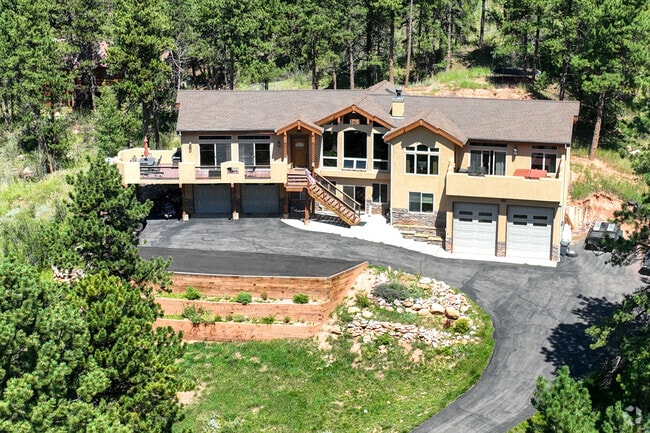Discover large custom homes nestled in and around Green Mountain Falls.