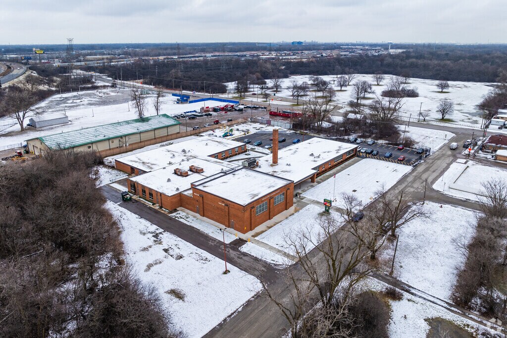 Lincoln Elementary School is located in Dixmoor.