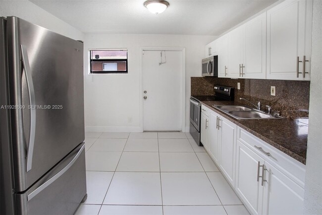 2681 NW 15th St, Fort Lauderdale, FL 33311 - photo 7