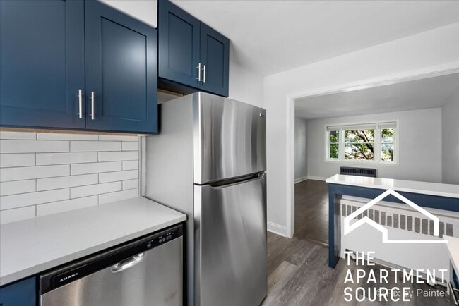 2711 W Berwyn Ave unit 1, Chicago, IL 60625 - photo 3