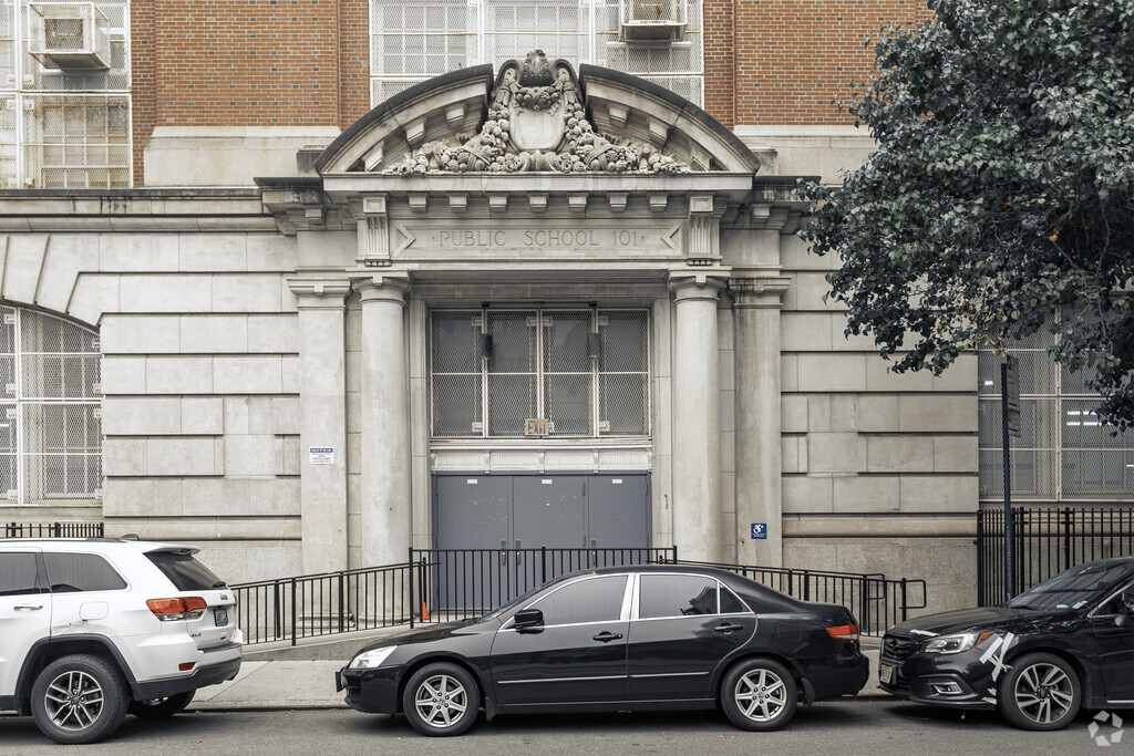 E Harlem: Mosaic Preparatory Academy: Mosaic was founded in 2009 by Dr. Lisette Caesar.