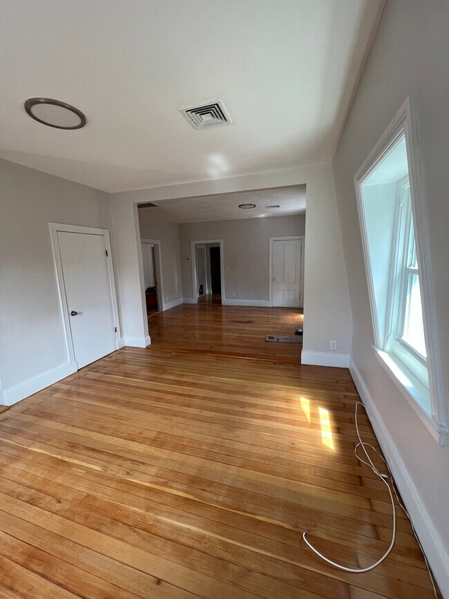 108 Vinton St unit 3, Providence, RI 02909 - photo 4