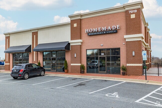 Homemade Breakfast & Lunch recently opened.