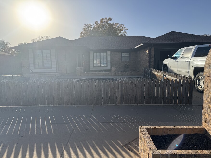 8608 Geneva Ave, Lubbock, TX 79423 - photo 1