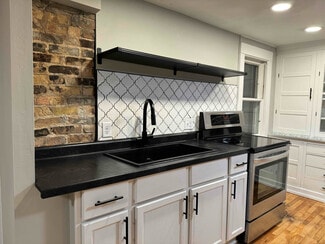 1005 N State St, Appleton, WI 54911