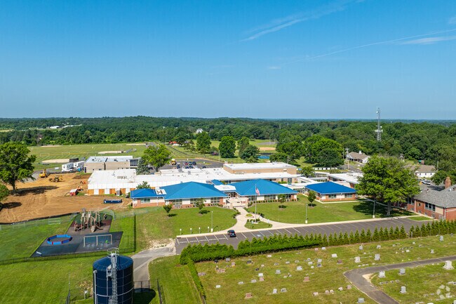 Niche has given C.B. Lamb Elementary School an overall rating of a B.