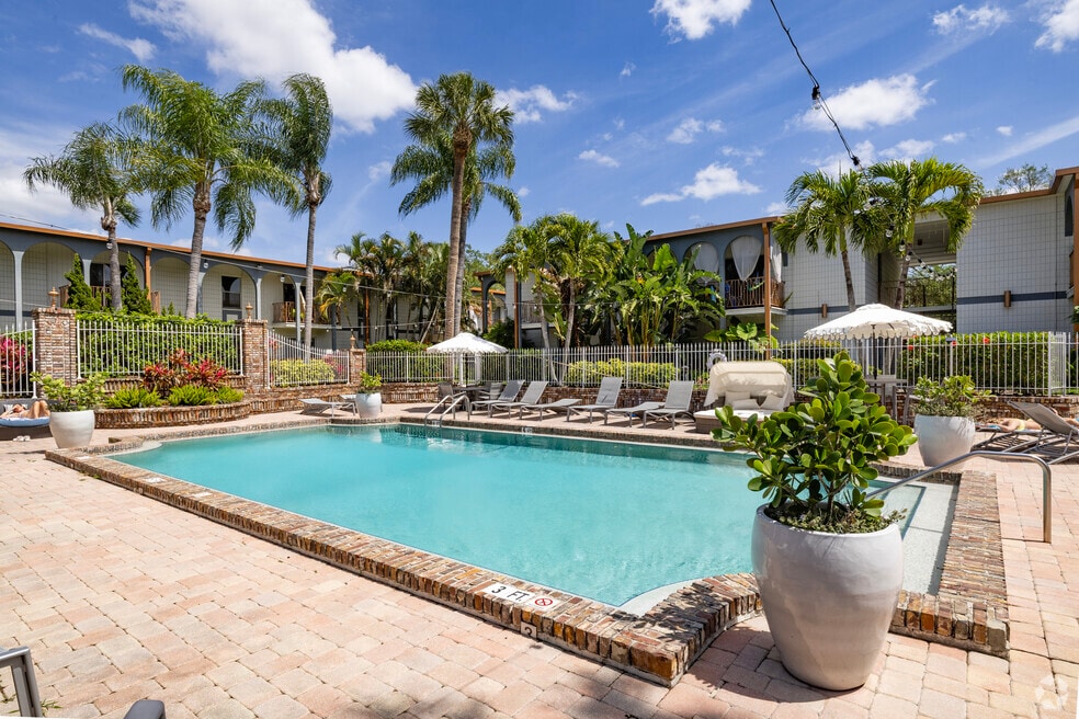 Westshore Palms at Kennedy, Tampa, FL 33609 - photo 1