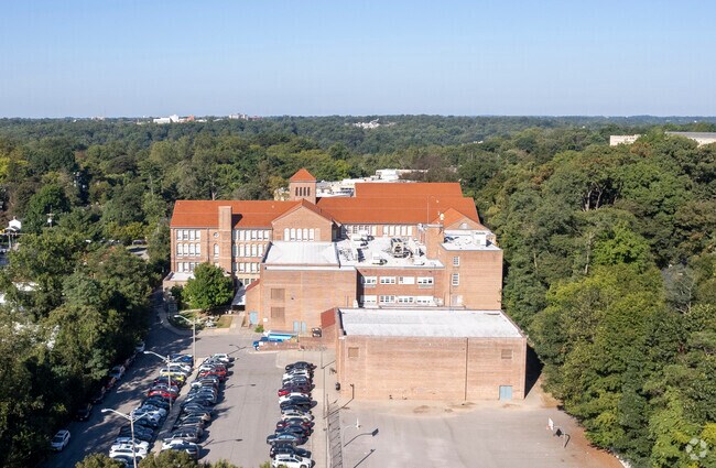 Roland Park Elementary/Middle School serves students from Pre-K through the 8th grade.
