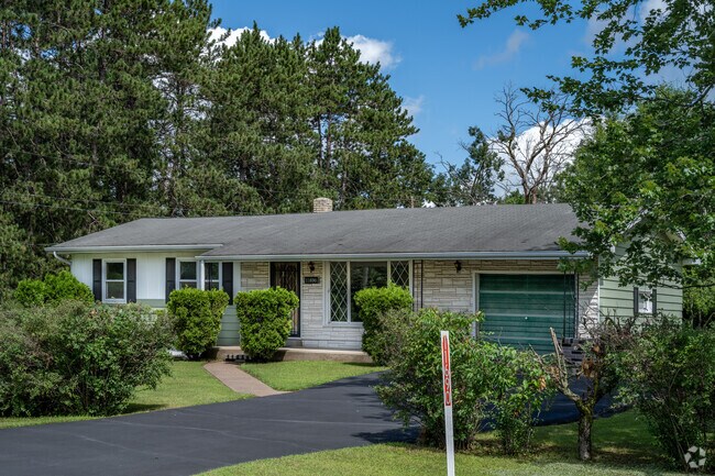 Ranch style homes are found throughout Lake Hallie.