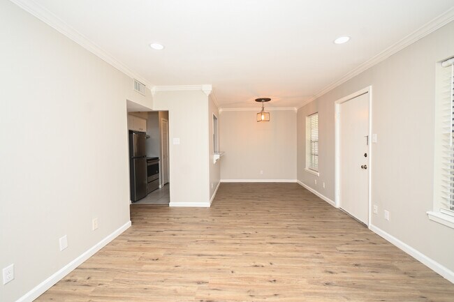 Dining Area 1