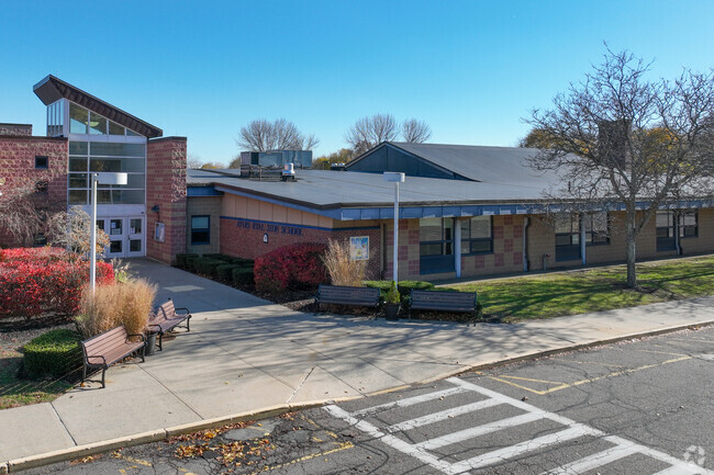 Ayers Ryal Side elementary School is located in the Ryal Side section of Beverly MA.